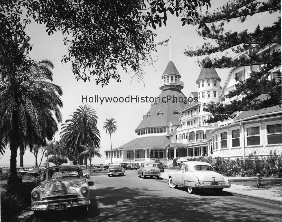 SD 1951 Hotel Del Coronado WM.jpg